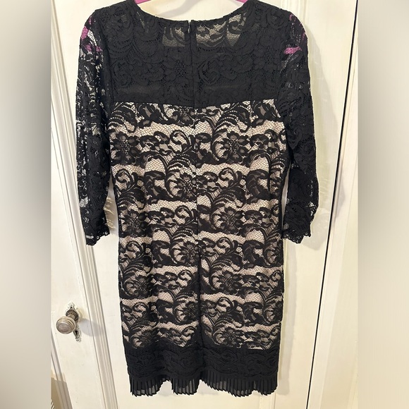 Cocktail dress lace overlay - Picture 10 of 10